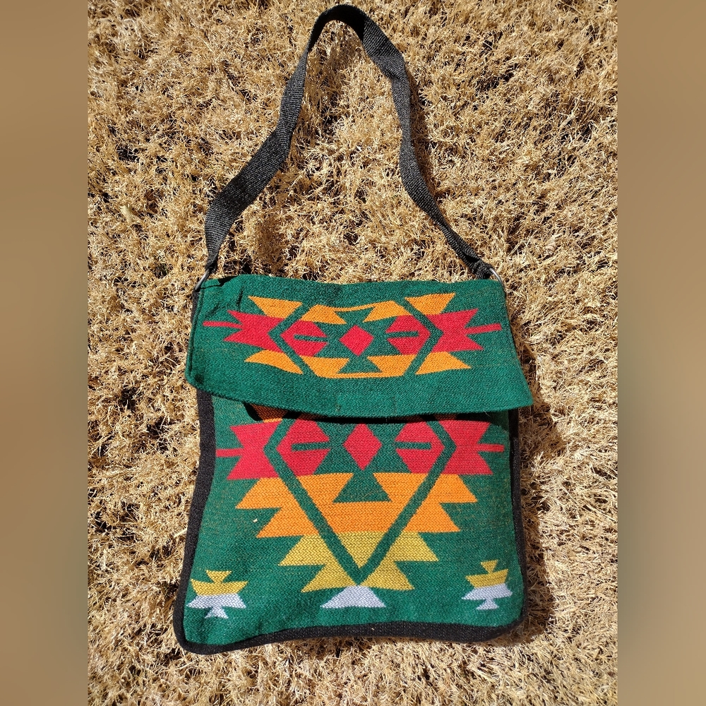 NEW Green Southwest shoulder bag, a fashionable accessory for any occasion.